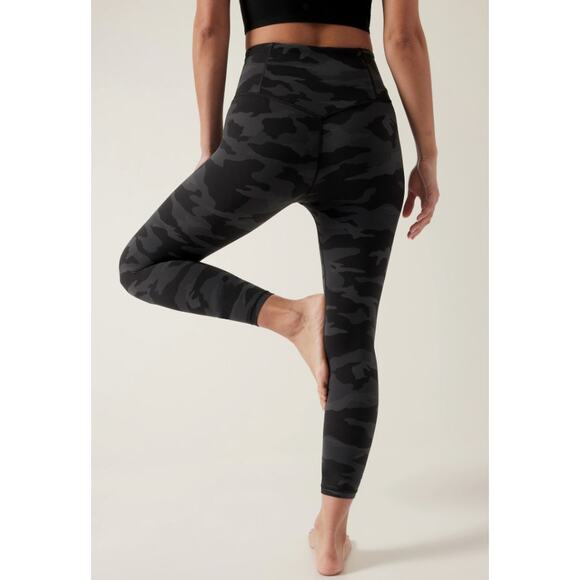 Athleta black & grey camo Elation 7/8 Leggings Small Tall - Picture 1 of 4